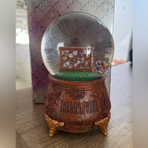 Taylor Swift The Eras Tour Acoustic Piano Snow Globe (pre sale)